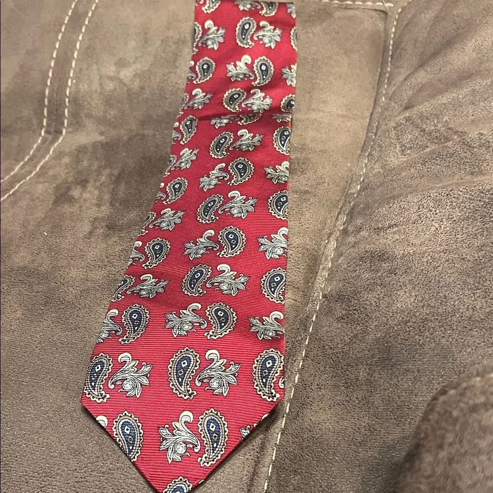 Classic Paisley Red Tie